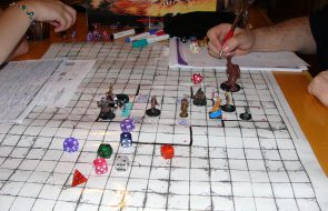 https://upload.wikimedia.org/wikipedia/commons/8/87/Dungeons_and_Dragons_game.jpg